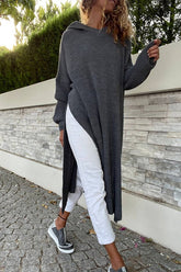 Bequemer, lockerer Midi-Pullover im Urban-Stil mit Kapuze und Seitenschlitz